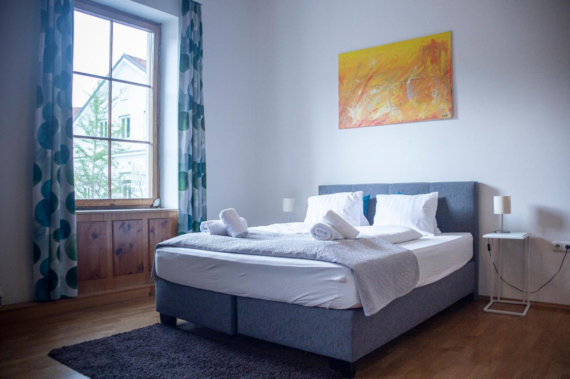 Trend Lokal-Rooms-Bar Frohnleiten Bagian luar foto
