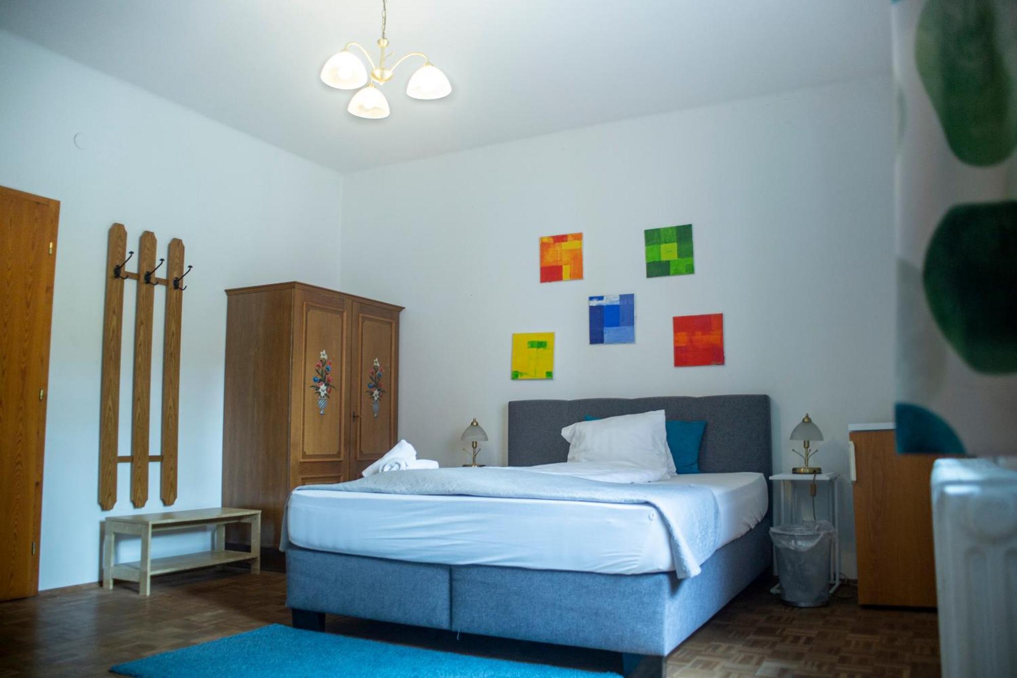 Trend Lokal-Rooms-Bar Frohnleiten Bagian luar foto