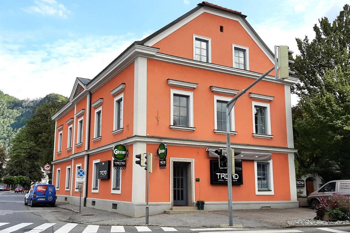 Trend Lokal-Rooms-Bar Frohnleiten Bagian luar foto